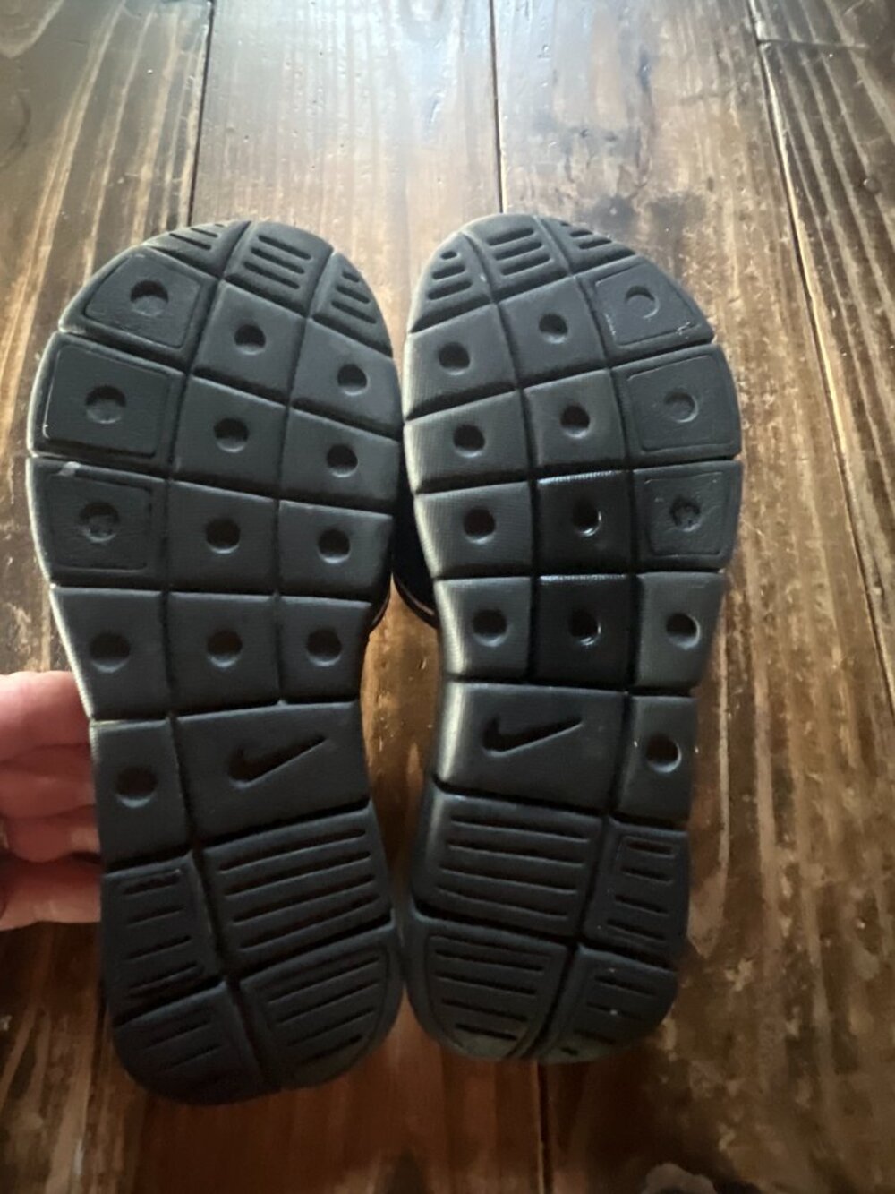 Women's size 7 Nike Slides - Picture 5 of 5
